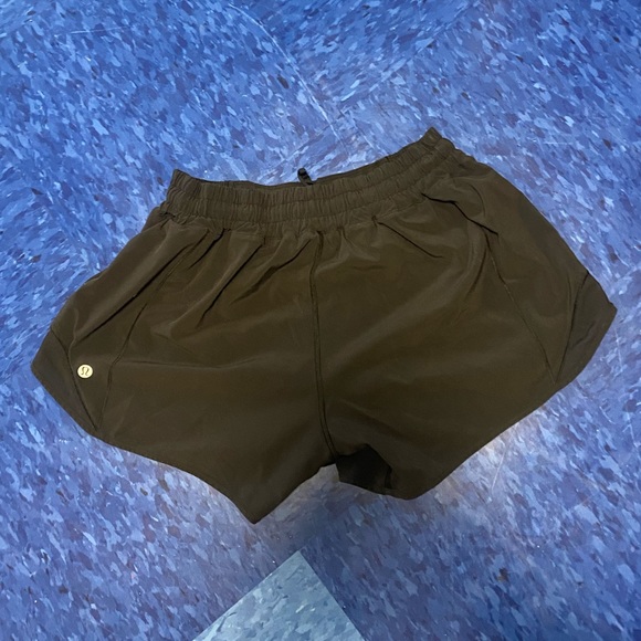 lululemon athletica Pants - HOTTY HOT HR 4” SHORTS
